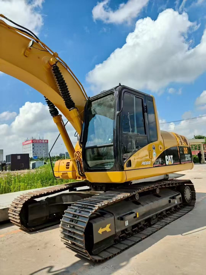 CATERPILLAR 320CL - آلات البناء: صور 1 CATERPILLAR 320CL - آلات البناء: صور 1