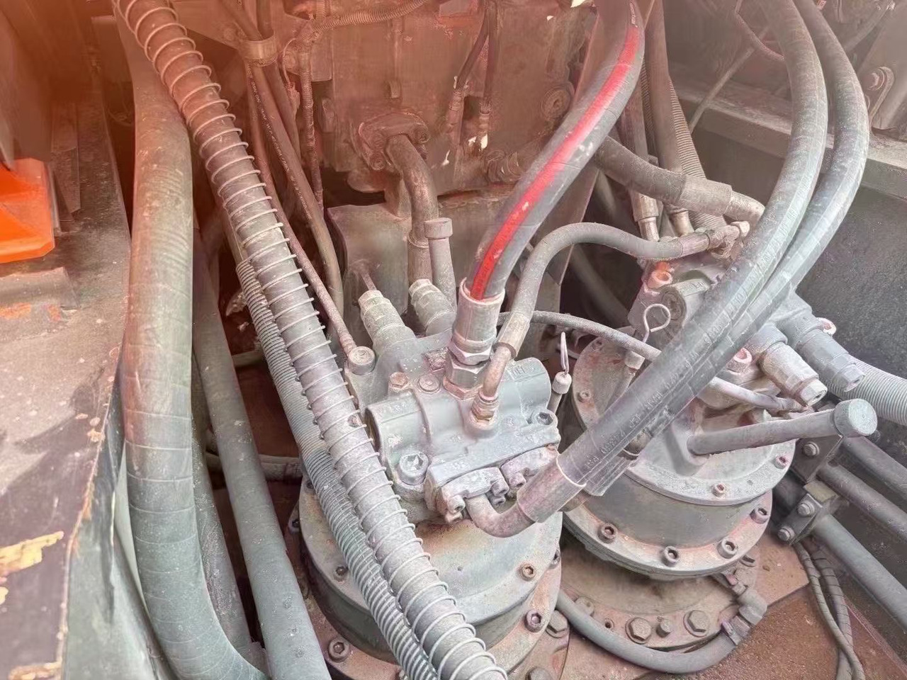 حفارة HITACHI 670LCH-5G: صور 6