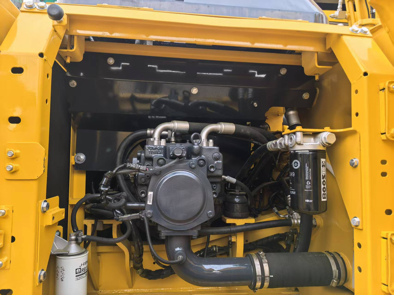KOMATSU PC160 - حفارات زحافة: صور 5 KOMATSU PC160 - حفارات زحافة: صور 5