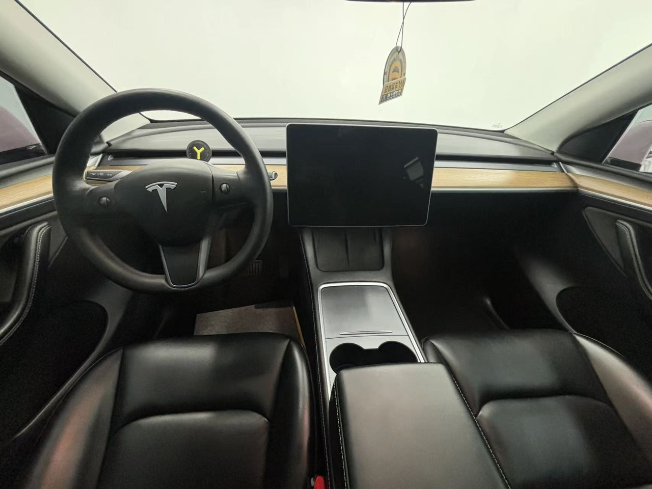 TESLA MODEL Y - سيارة دفع رباعي: صور 5 TESLA MODEL Y - سيارة دفع رباعي: صور 5