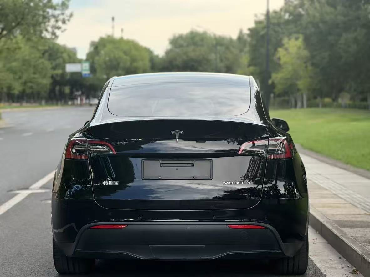 TESLA MODEL Y - سيارة: صور 5 TESLA MODEL Y - سيارة: صور 5