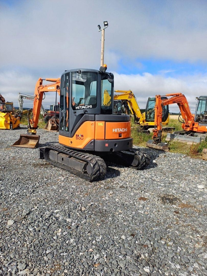 Hitachi ZX50u Engcon pyörittäjällä - حفارة مصغرة: صور 4 Hitachi ZX50u Engcon pyörittäjällä - حفارة مصغرة: صور 4