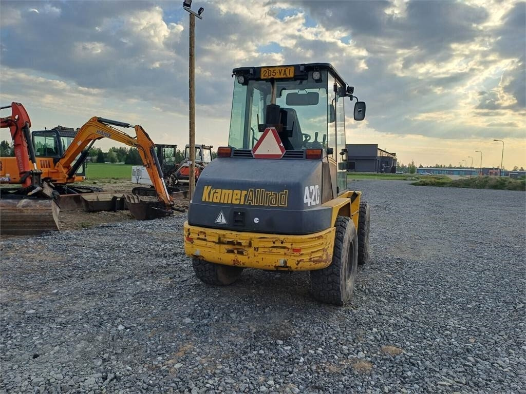 Kramer 420 series 2 Kauha +Piikit - اللودر بعجل: صور 4 Kramer 420 series 2 Kauha +Piikit - اللودر بعجل: صور 4