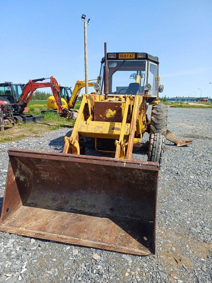 Massey Ferguson 50B traktorikaivuri  - حفار متعدد الاستخدام: صور 4 Massey Ferguson 50B traktorikaivuri  - حفار متعدد الاستخدام: صور 4