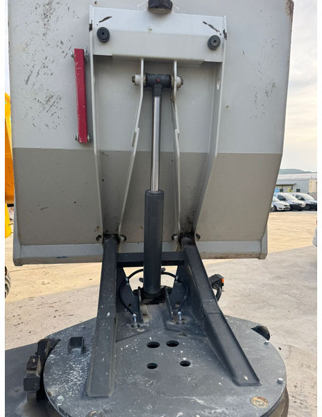 AUSA D 601 - شاحنة قلابة صغيرة: صور 4 AUSA D 601 - شاحنة قلابة صغيرة: صور 4
