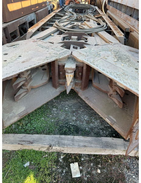 Liebherr Stein HT Diaphragm Wall Grab - مخلبي - آلات البناء: صور 5 Liebherr Stein HT Diaphragm Wall Grab - مخلبي - آلات البناء: صور 5