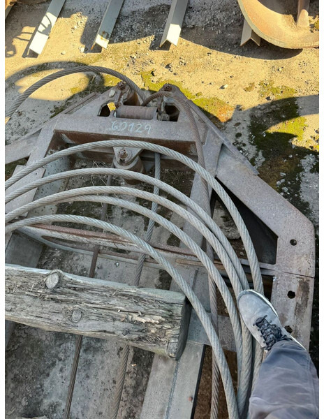 مخلبي - آلات البناء Liebherr Stein HT Diaphragm Wall Grab: صور 6
