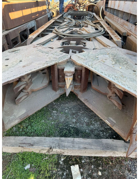 Liebherr Stein HT Diaphragm Wall Grab - مخلبي - آلات البناء: صور 4 Liebherr Stein HT Diaphragm Wall Grab - مخلبي - آلات البناء: صور 4