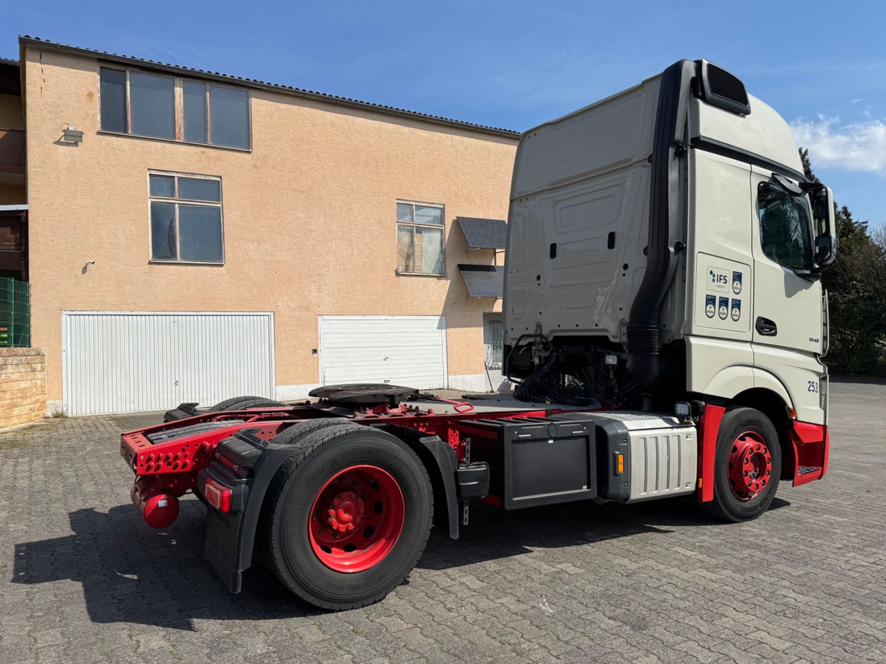 Mercedes-Benz Actros 1848/GIGA/Retarder/2xBett/2instock - شاحنة جرار: صور 5 Mercedes-Benz Actros 1848/GIGA/Retarder/2xBett/2instock - شاحنة جرار: صور 5