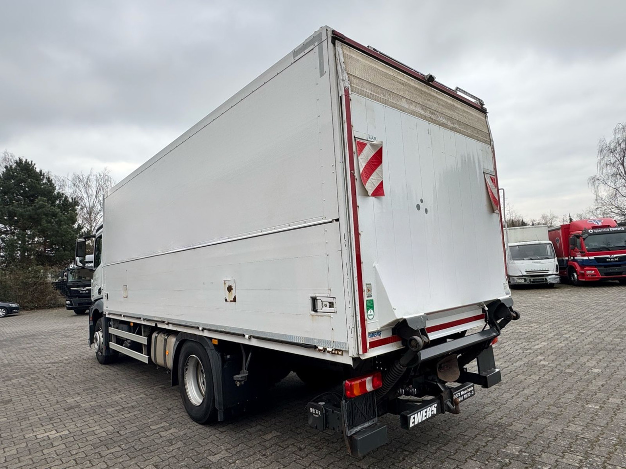 Mercedes-Benz Antos 1836L/4x2/2t.LBW/2xAHK/aus.1Hand/16.Pal. - نقل الشراب شاحنة: صور 5 Mercedes-Benz Antos 1836L/4x2/2t.LBW/2xAHK/aus.1Hand/16.Pal. - نقل الشراب شاحنة: صور 5