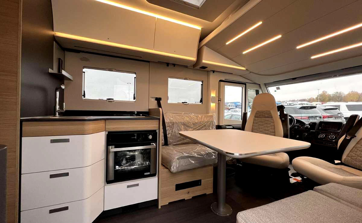 ADRIA Sonic 700DC - موتر هوم متكامل: صور 3 ADRIA Sonic 700DC - موتر هوم متكامل: صور 3