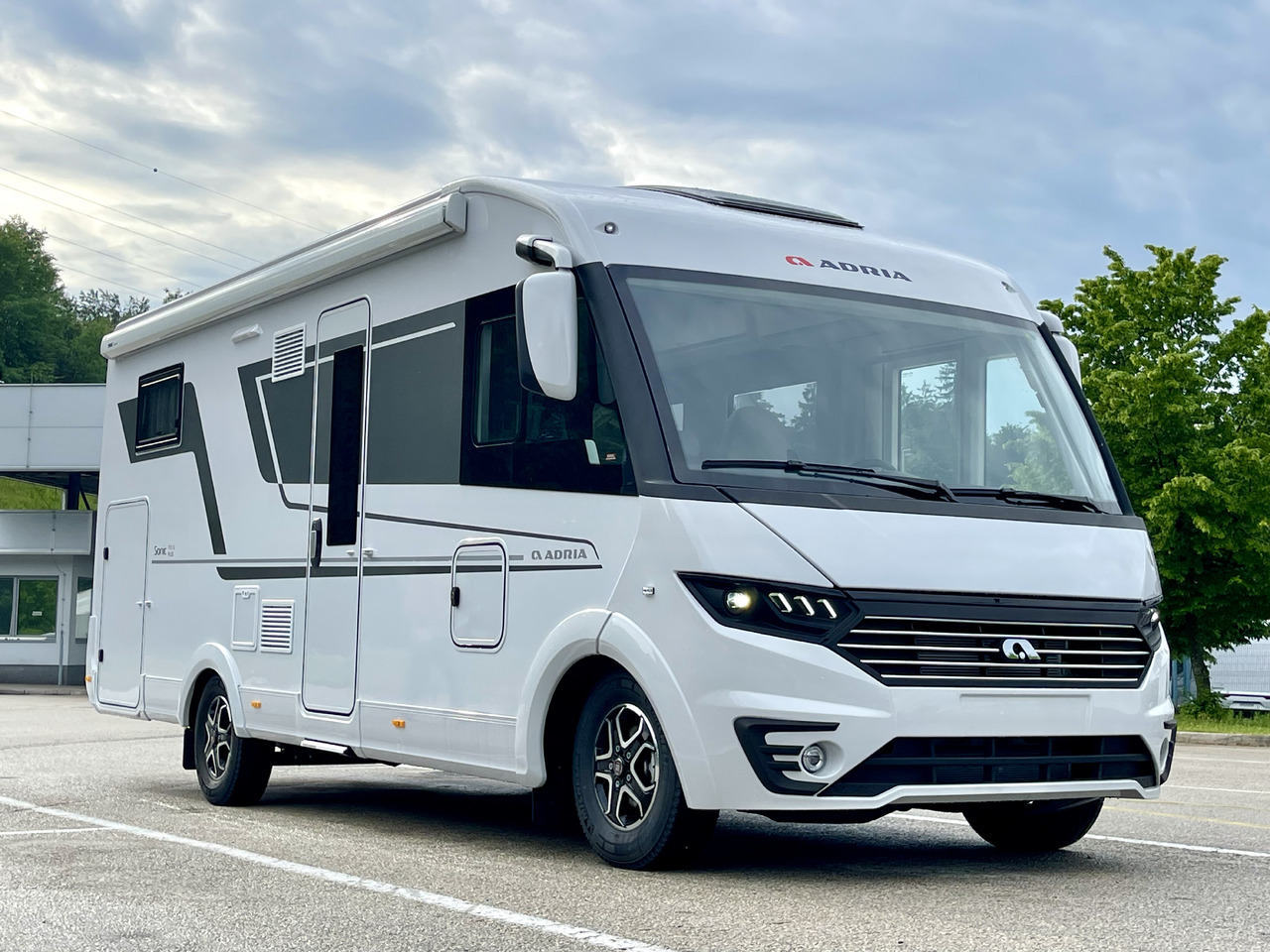ADRIA Sonic 700DC - موتر هوم متكامل: صور 1 ADRIA Sonic 700DC - موتر هوم متكامل: صور 1