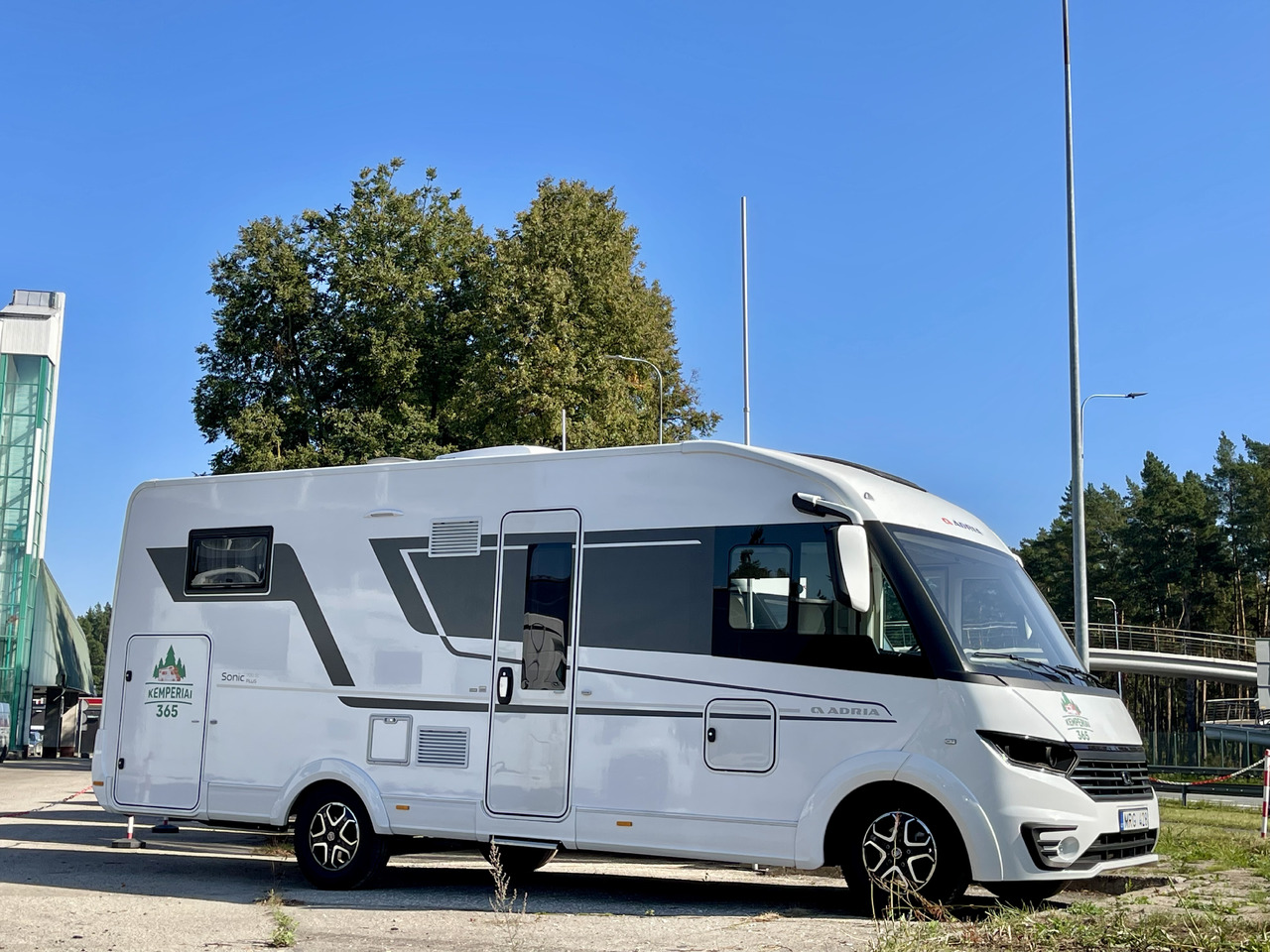 ADRIA Sonic Plus 700SL - موتر هوم متكامل: صور 2 ADRIA Sonic Plus 700SL - موتر هوم متكامل: صور 2