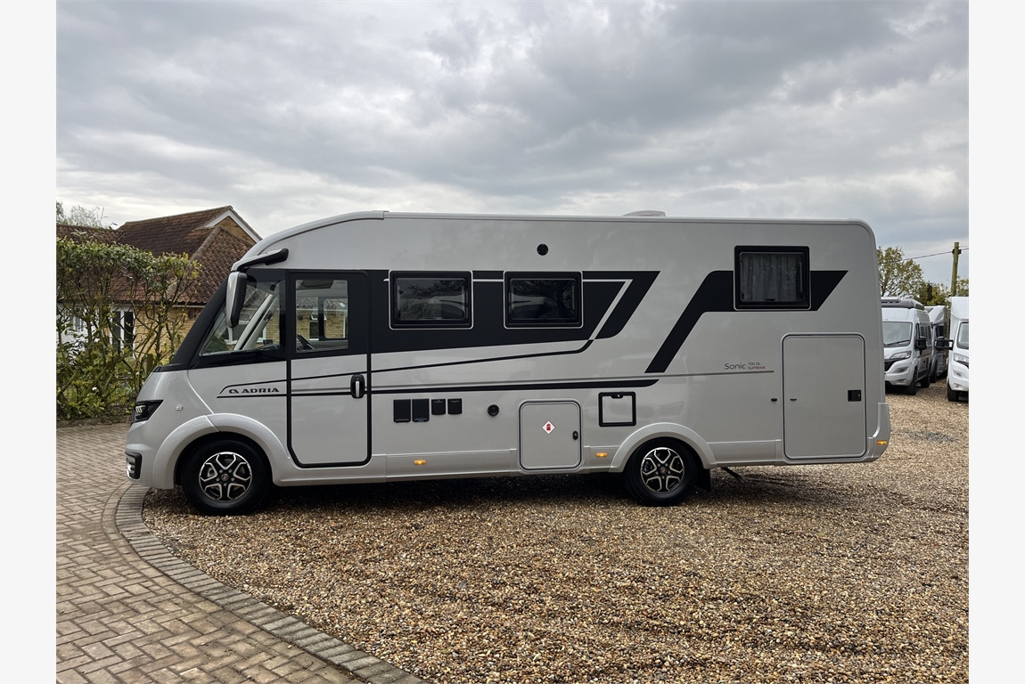 ADRIA Sonis Supreme - موتر هوم متكامل: صور 1 ADRIA Sonis Supreme - موتر هوم متكامل: صور 1