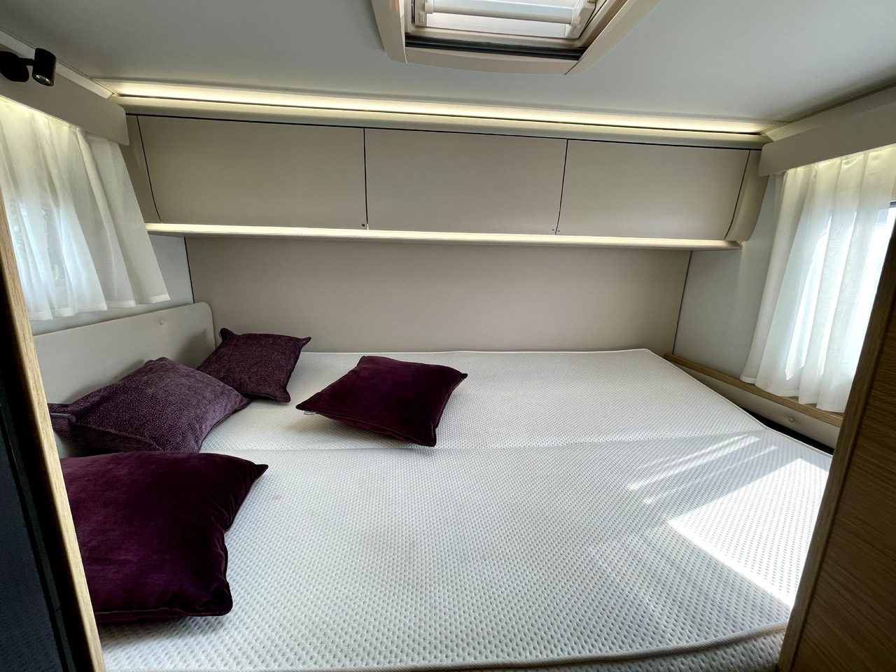 Adria Coral Xl 600 DP - موتر هوم سقف عالي: صور 3 Adria Coral Xl 600 DP - موتر هوم سقف عالي: صور 3