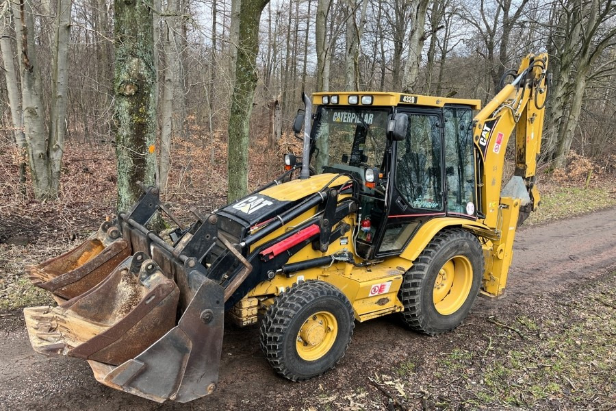 CATERPILLAR 432D - حفار متعدد الاستخدام: صور 1 CATERPILLAR 432D - حفار متعدد الاستخدام: صور 1