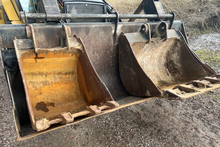 CATERPILLAR 432D - حفار متعدد الاستخدام: صور 3 CATERPILLAR 432D - حفار متعدد الاستخدام: صور 3