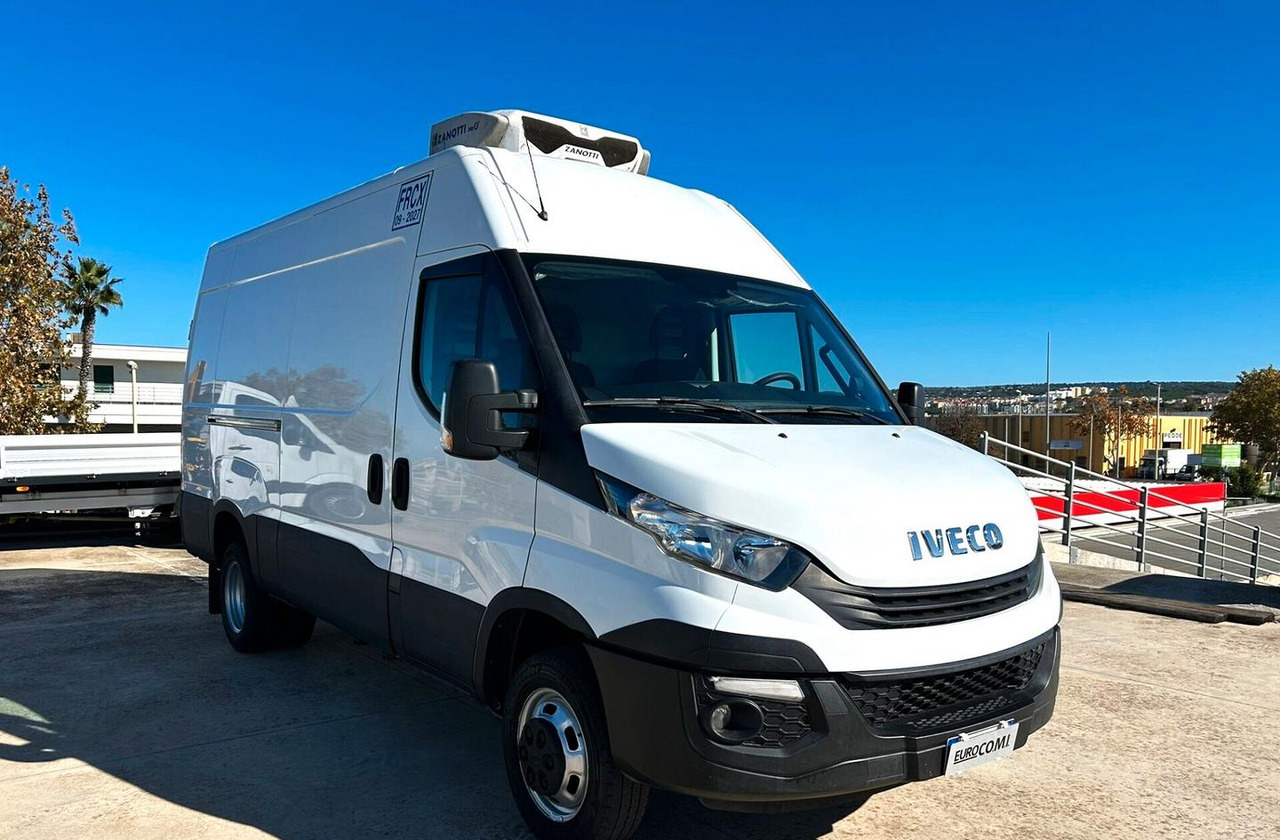 Iveco Daily 35C15 Furgone gemellato Isotermico - الشاحنات الصغيرة المبردة: صور 3 Iveco Daily 35C15 Furgone gemellato Isotermico - الشاحنات الصغيرة المبردة: صور 3