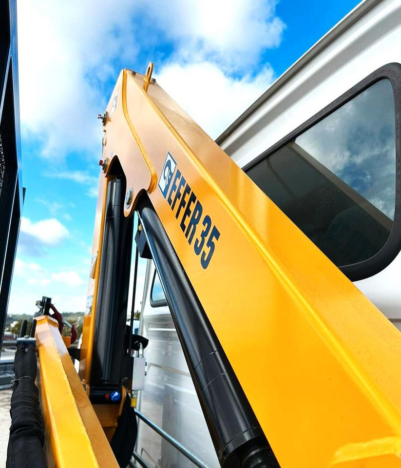 الشاحنات الصغيرة المسطحة Mercedes Benz Sprinter 419 Cassone Fisso + Gru: صور 12 الشاحنات الصغيرة المسطحة Mercedes Benz Sprinter 419 Cassone Fisso + Gru: صور 12