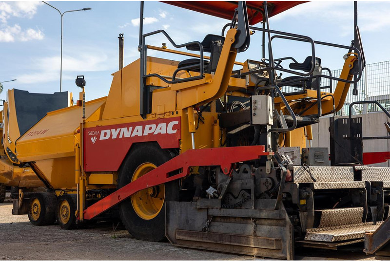 العامل بالقار Dynapac F121-4W: صور 11
