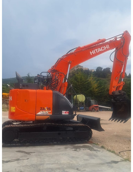Hitachi ZX135US-6 - حفارة: صور 2 Hitachi ZX135US-6 - حفارة: صور 2