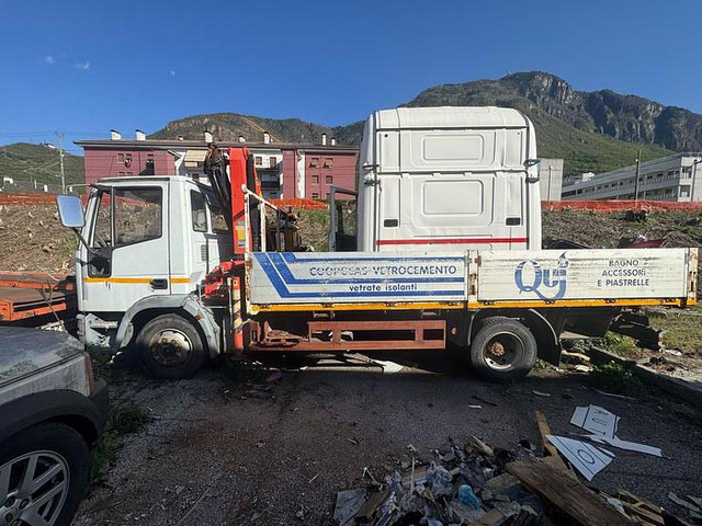 Iveco EUROCARGO - مقطورة: صور 1 Iveco EUROCARGO - مقطورة: صور 1