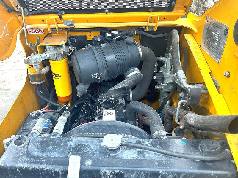 اللودر المجنزر صغير JCB 170HF: صور 8