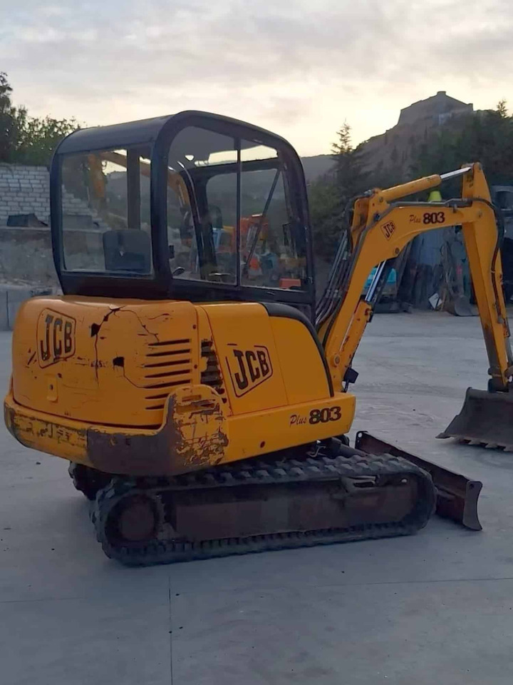 JCB 803 - حفارة مصغرة: صور 2 JCB 803 - حفارة مصغرة: صور 2