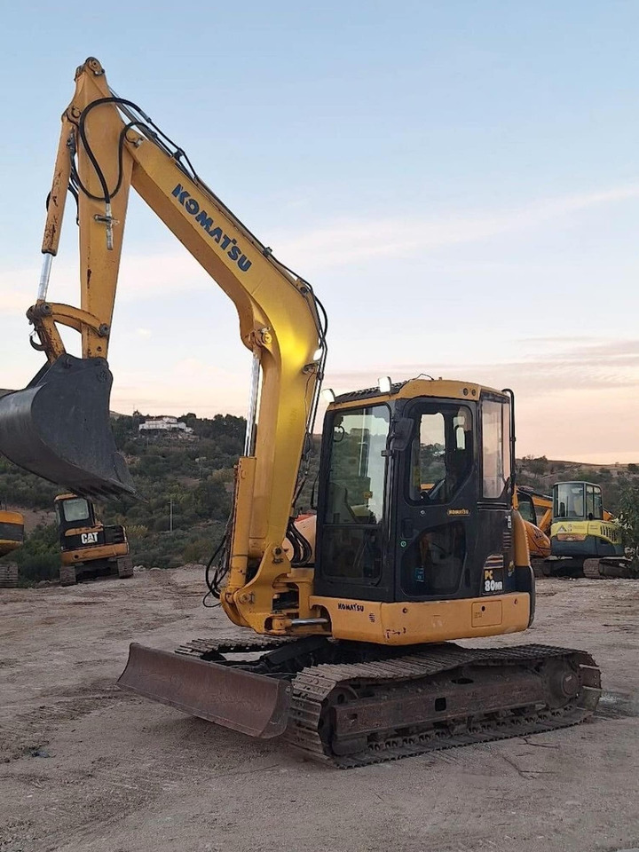 KOMATSU PC80 - حفارة مصغرة: صور 1 KOMATSU PC80 - حفارة مصغرة: صور 1
