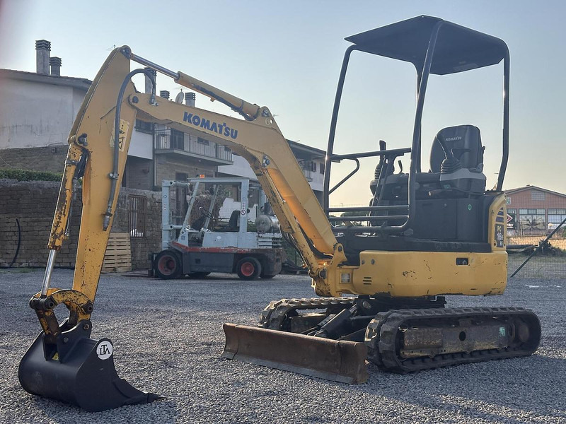 Komatsu PC16R-3HS - حفارة مصغرة: صور 2 Komatsu PC16R-3HS - حفارة مصغرة: صور 2