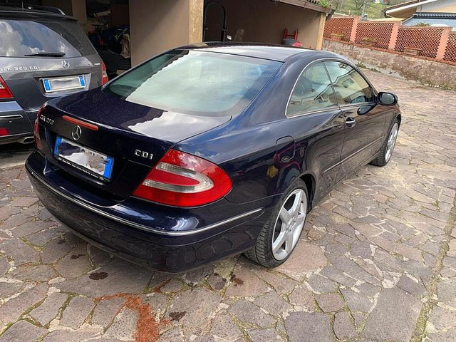 Mercedes-Benz CLK270CDI - آلات البناء: صور 3 Mercedes-Benz CLK270CDI - آلات البناء: صور 3