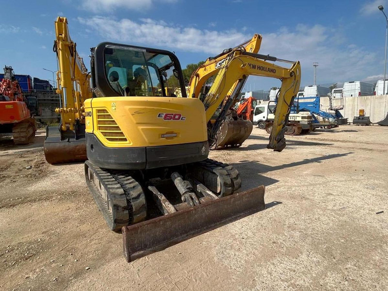 New Holland E60C - حفارة مصغرة: صور 3 New Holland E60C - حفارة مصغرة: صور 3