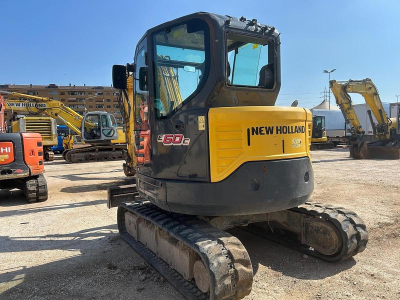 New Holland E60C - حفارة مصغرة: صور 5 New Holland E60C - حفارة مصغرة: صور 5