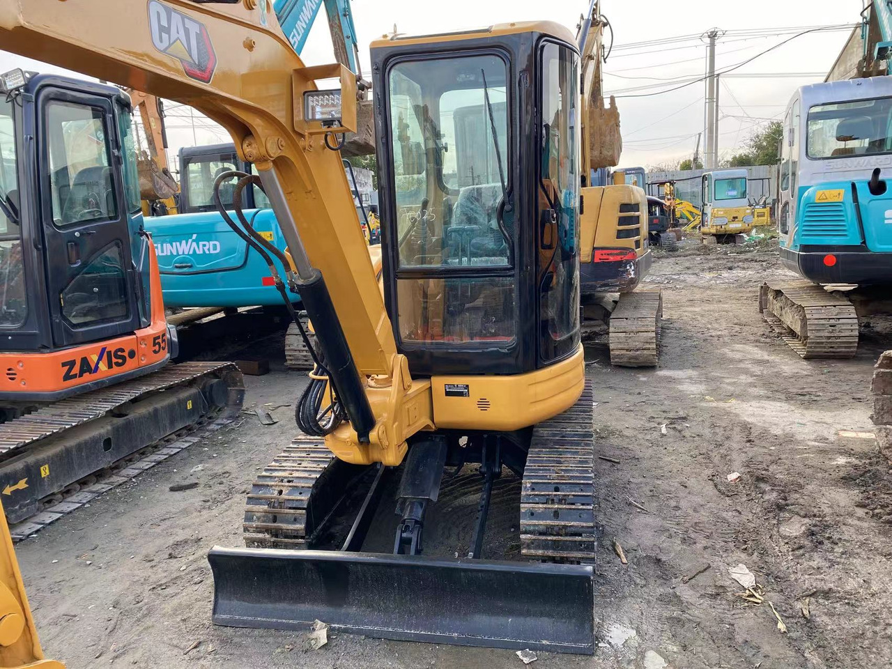 CATERPILLAR 303.5 - حفارات زحافة: صور 3 CATERPILLAR 303.5 - حفارات زحافة: صور 3