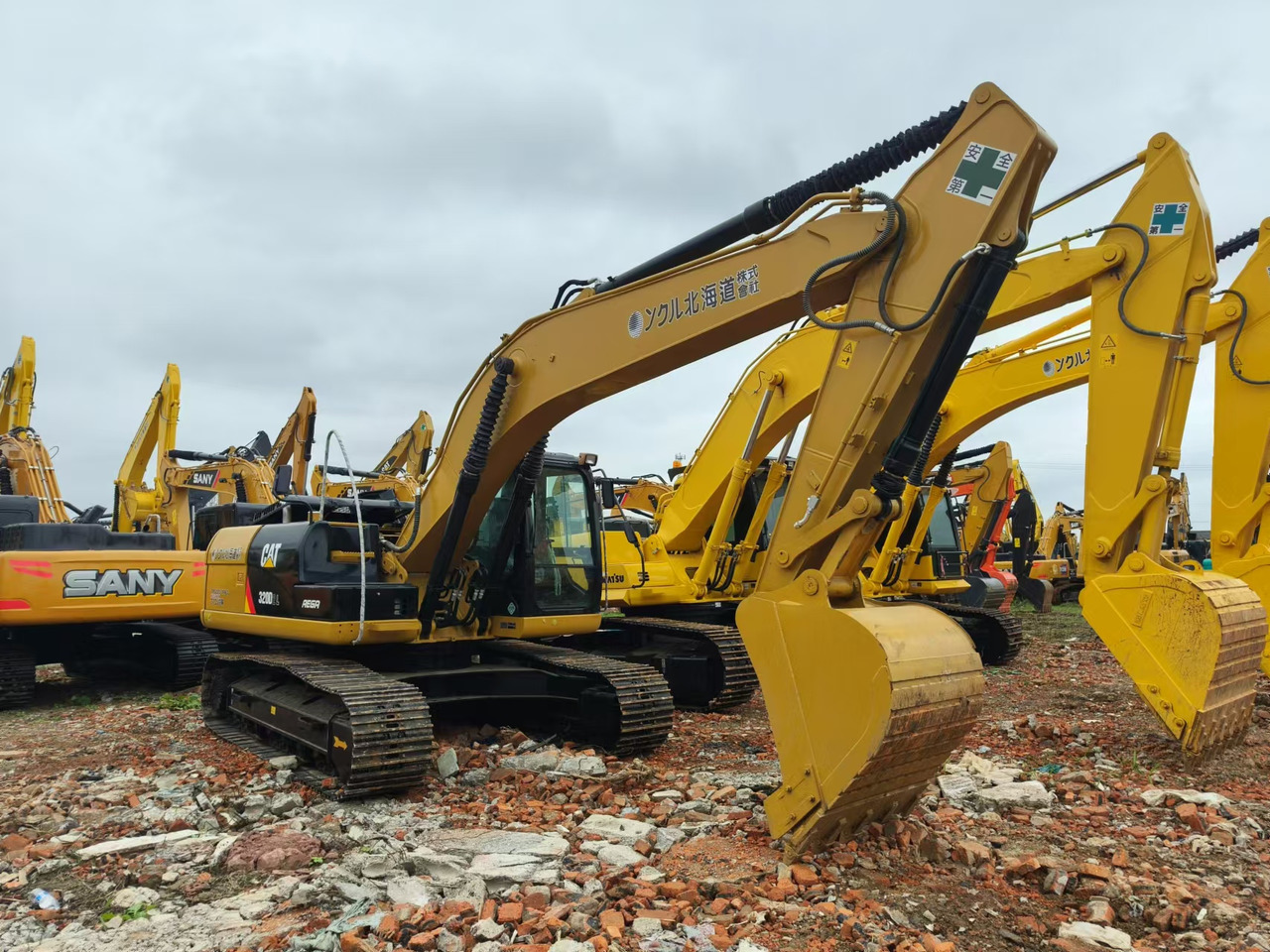 CATERPILLAR 320D2L - حفارات زحافة: صور 3 CATERPILLAR 320D2L - حفارات زحافة: صور 3