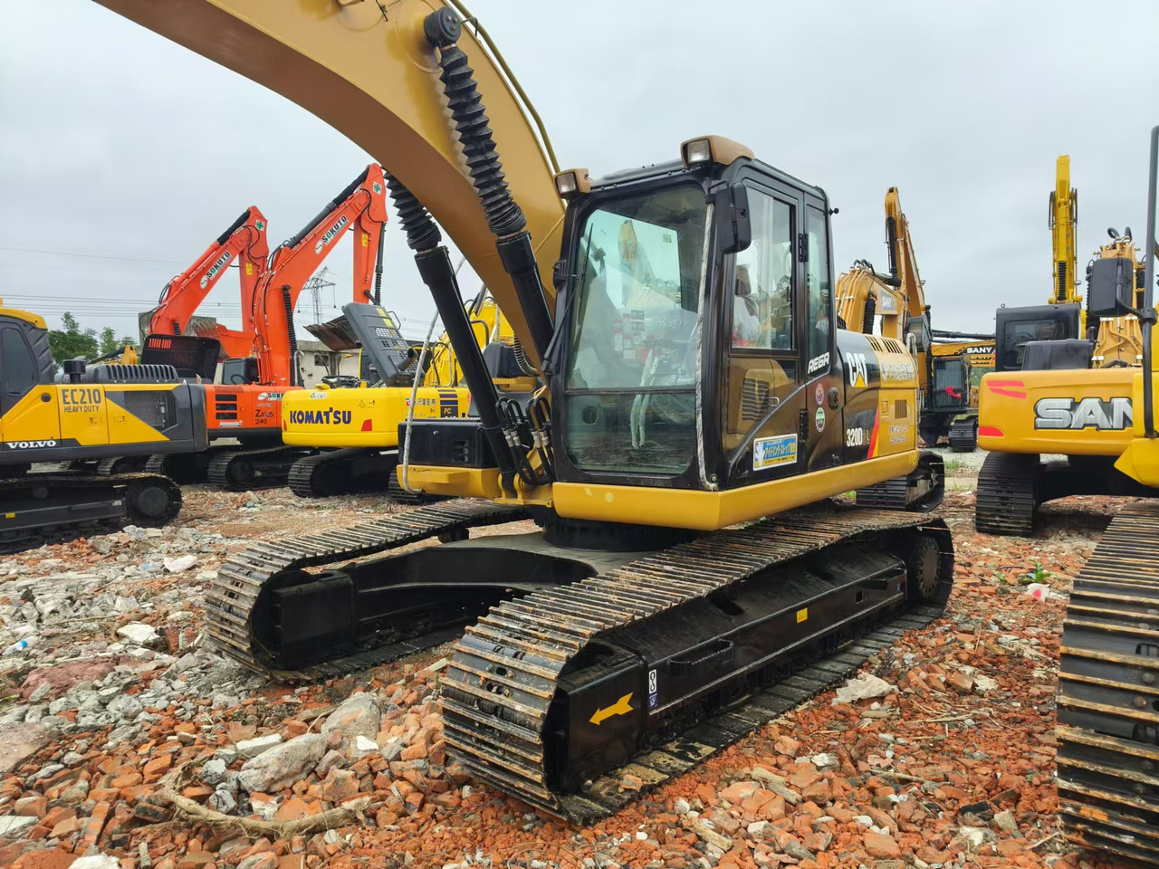 CATERPILLAR 320D2L - حفارات زحافة: صور 5 CATERPILLAR 320D2L - حفارات زحافة: صور 5