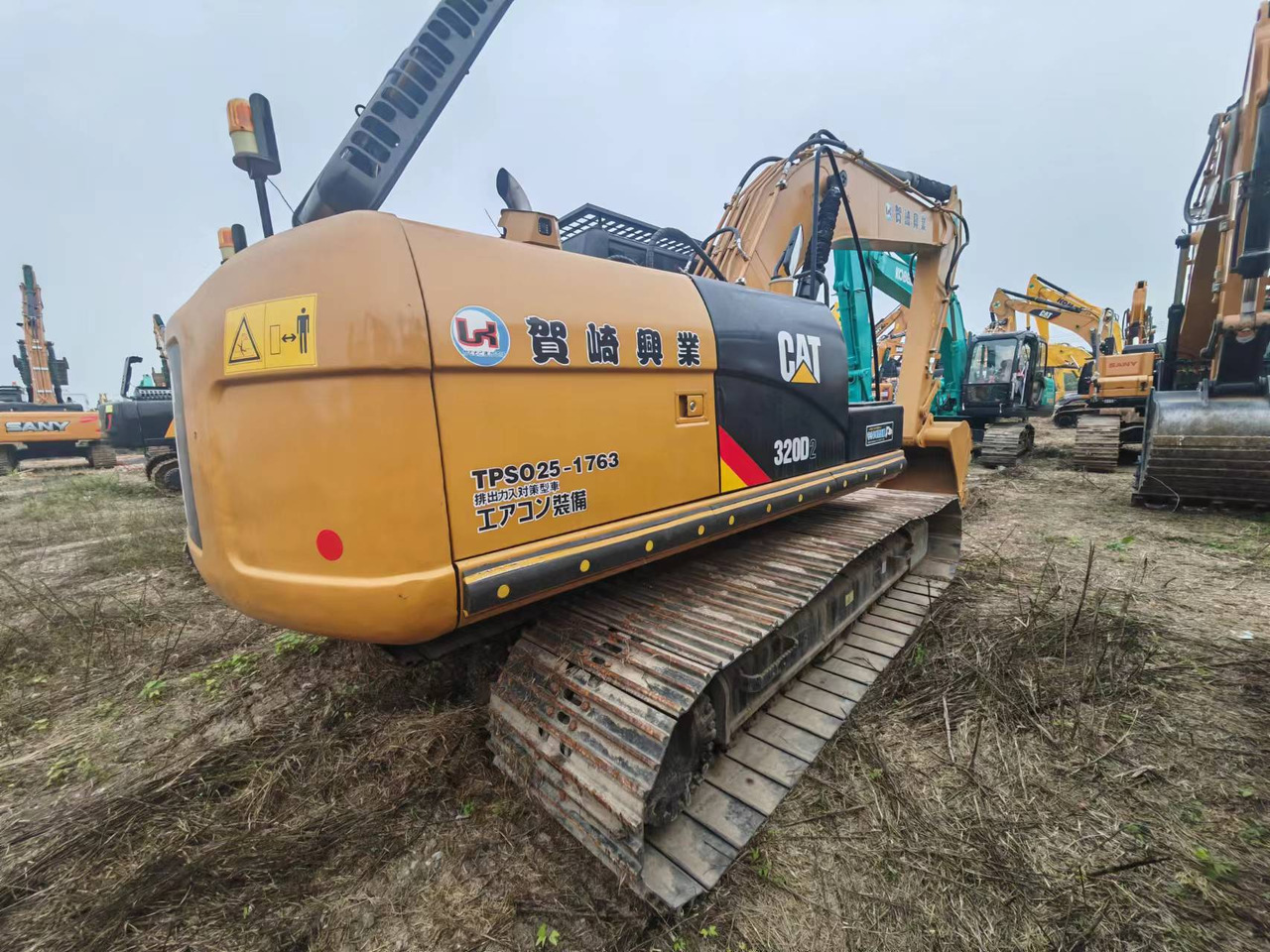 CATERPILLAR 320D2 - حفارات زحافة: صور 1 CATERPILLAR 320D2 - حفارات زحافة: صور 1