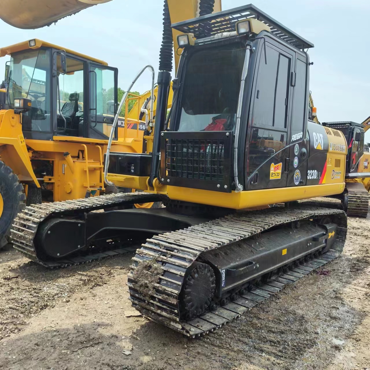 حفارات زحافة CATERPILLAR 323D2L: صور 10