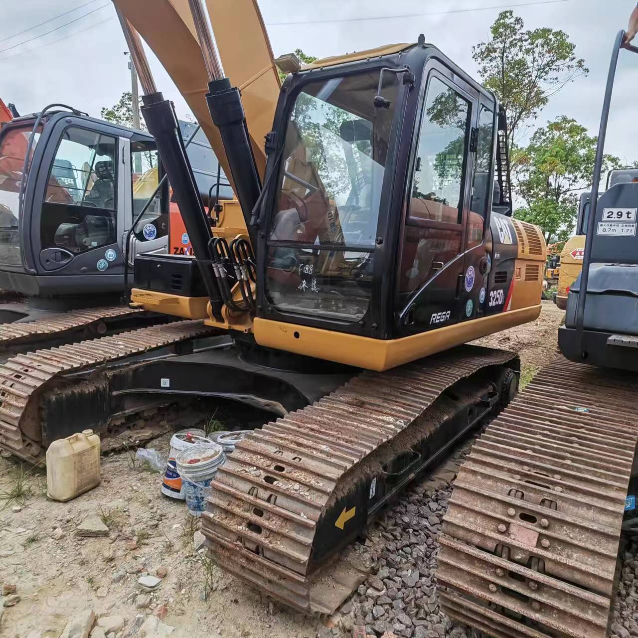 CATERPILLAR 325D2 - حفارات زحافة: صور 2 CATERPILLAR 325D2 - حفارات زحافة: صور 2