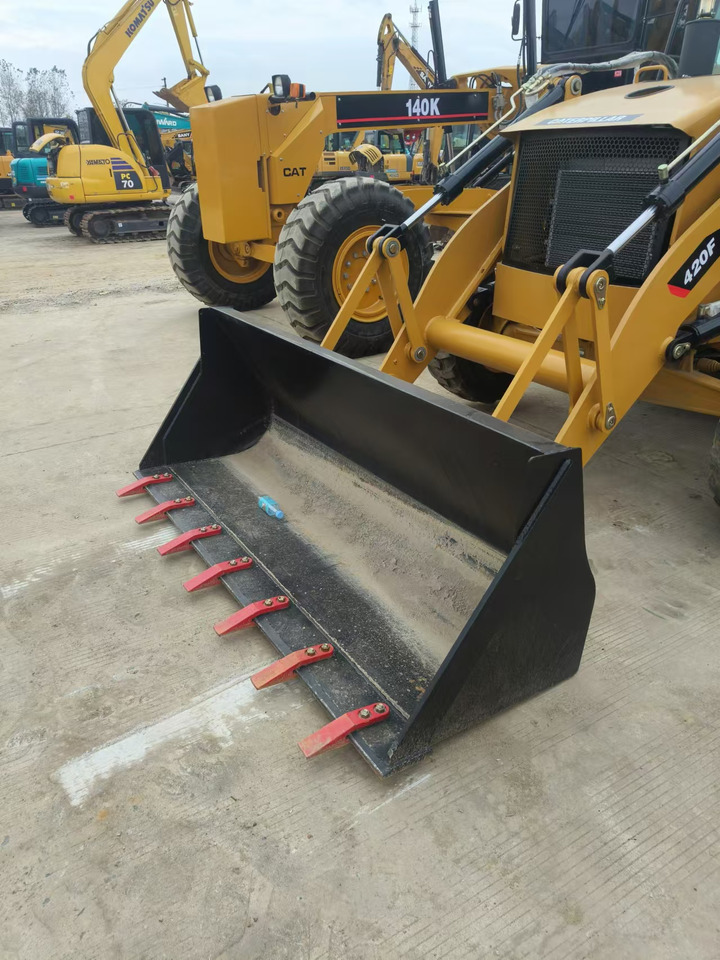 CATERPILLAR 420F - حفار متعدد الاستخدام: صور 3 CATERPILLAR 420F - حفار متعدد الاستخدام: صور 3