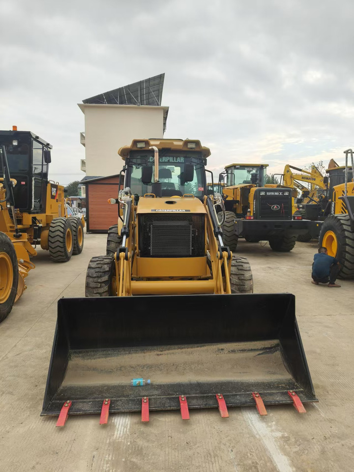 CATERPILLAR 420F - حفار متعدد الاستخدام: صور 4 CATERPILLAR 420F - حفار متعدد الاستخدام: صور 4