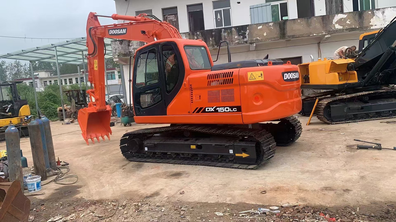 DOOSAN DX150 - حفارات زحافة: صور 1 DOOSAN DX150 - حفارات زحافة: صور 1