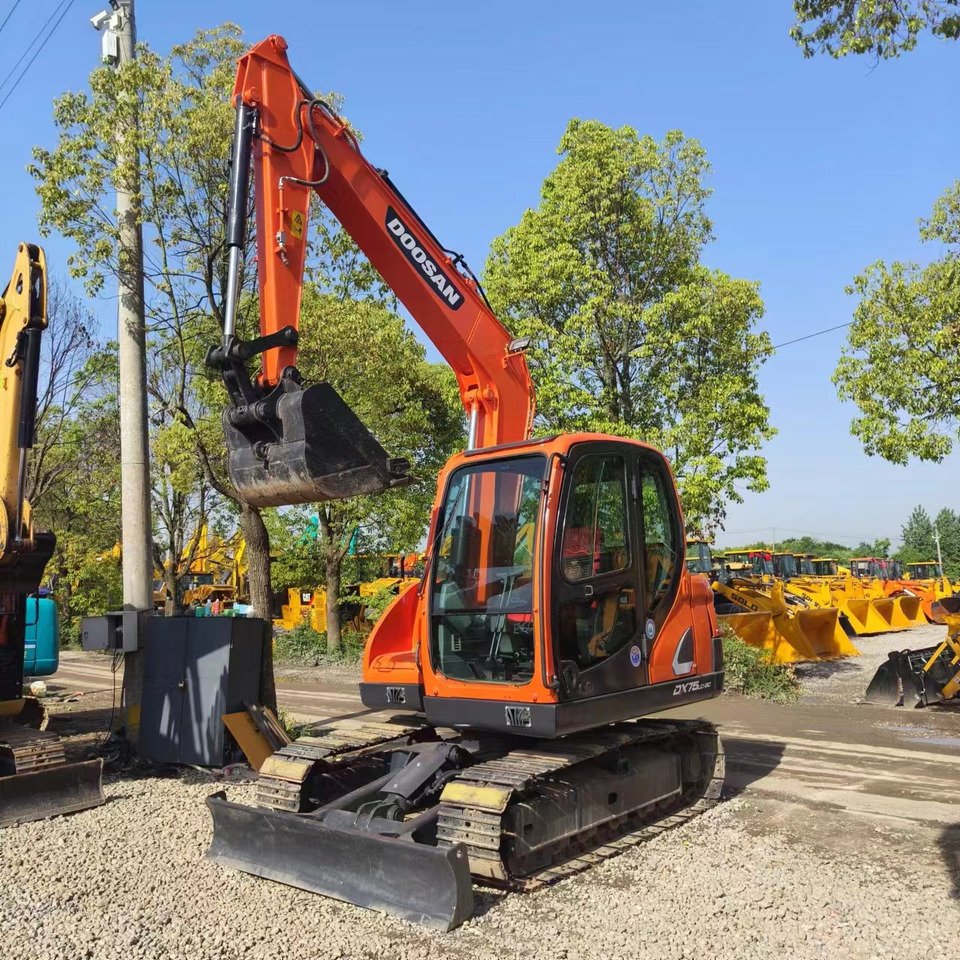 DOOSAN DX75 - حفارات زحافة: صور 2 DOOSAN DX75 - حفارات زحافة: صور 2