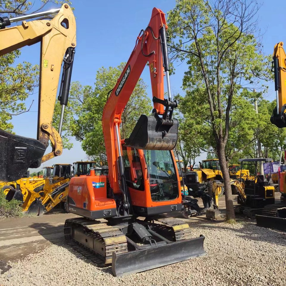 DOOSAN DX75 - حفارة مصغرة: صور 5 DOOSAN DX75 - حفارة مصغرة: صور 5