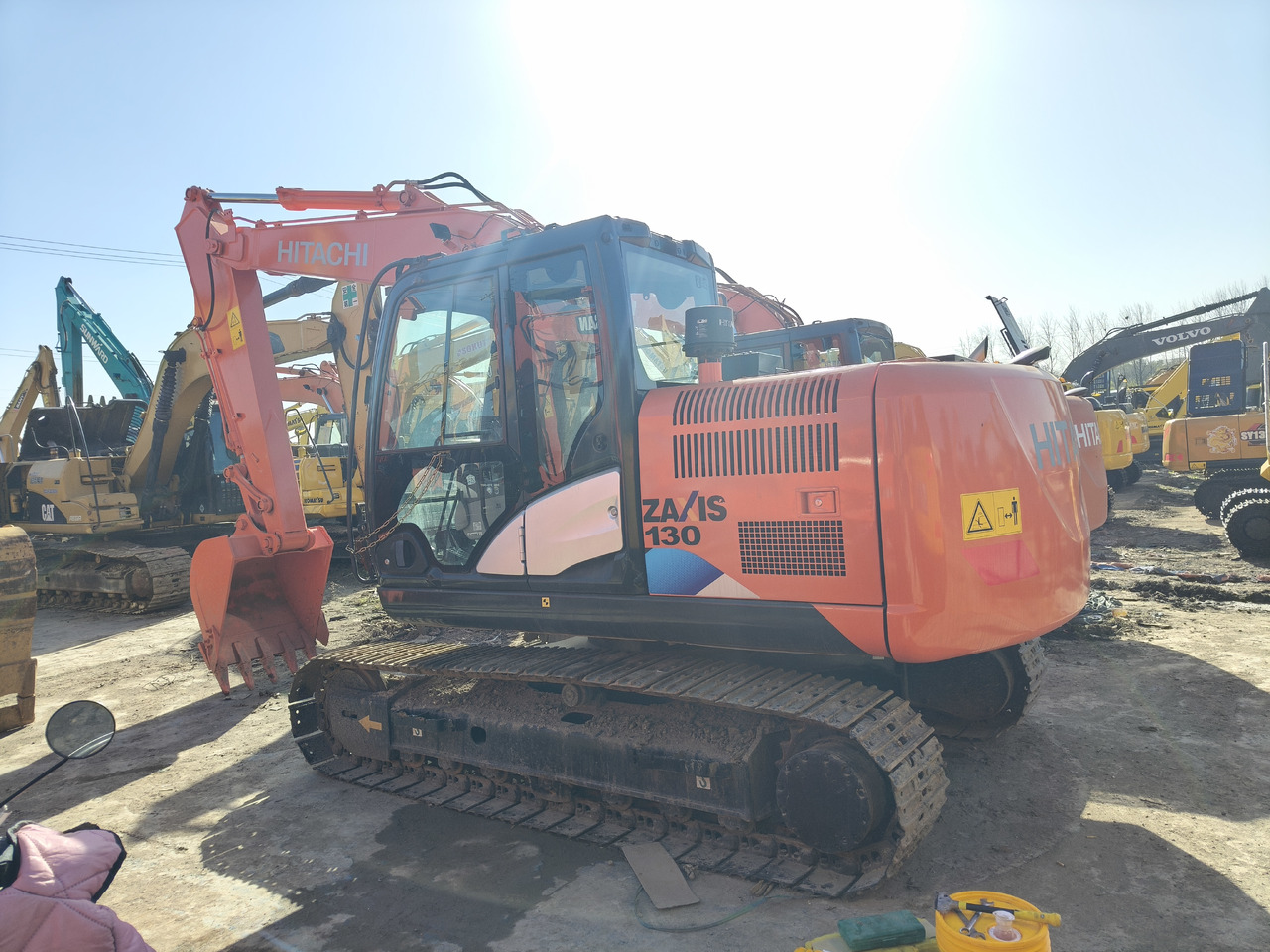 HITACHI ZX130H-5A - حفارات زحافة: صور 1 HITACHI ZX130H-5A - حفارات زحافة: صور 1