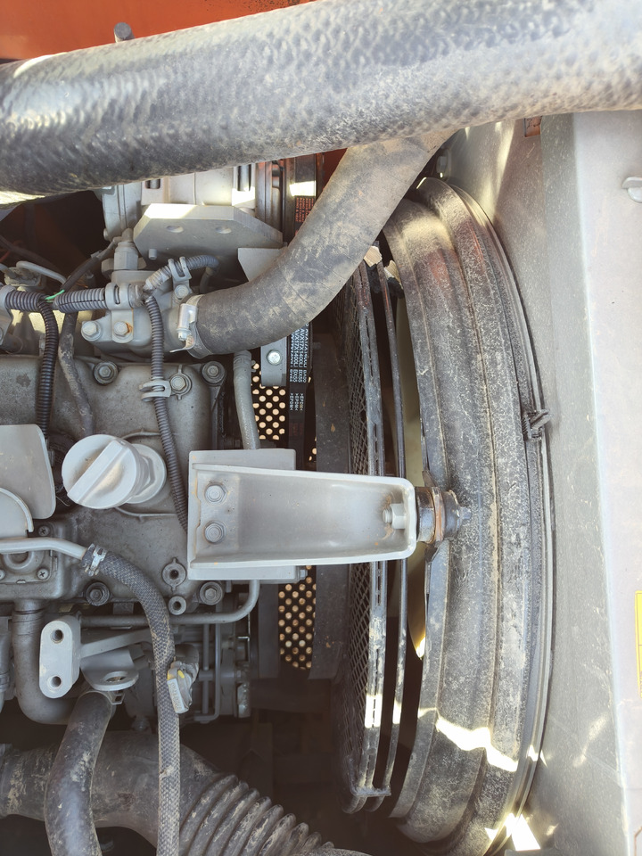 HITACHI ZX130H-5A - حفارات زحافة: صور 4 HITACHI ZX130H-5A - حفارات زحافة: صور 4