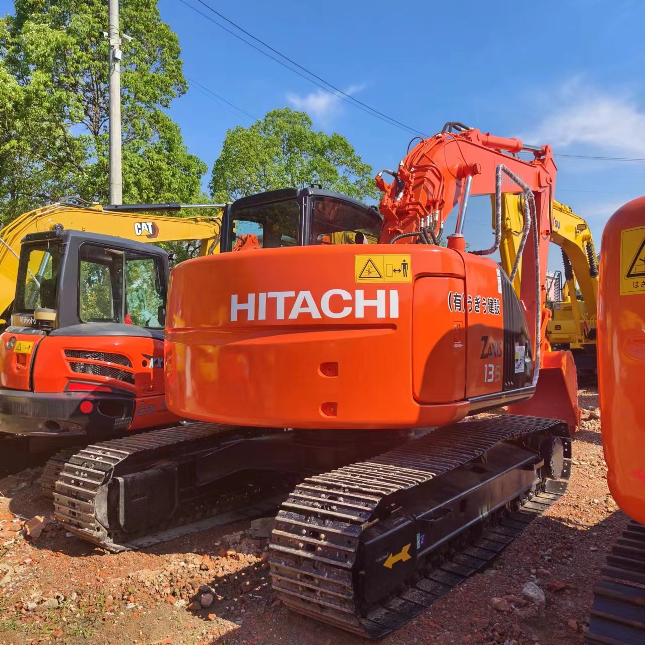 HITACHI ZX135 - حفارات زحافة: صور 4 HITACHI ZX135 - حفارات زحافة: صور 4