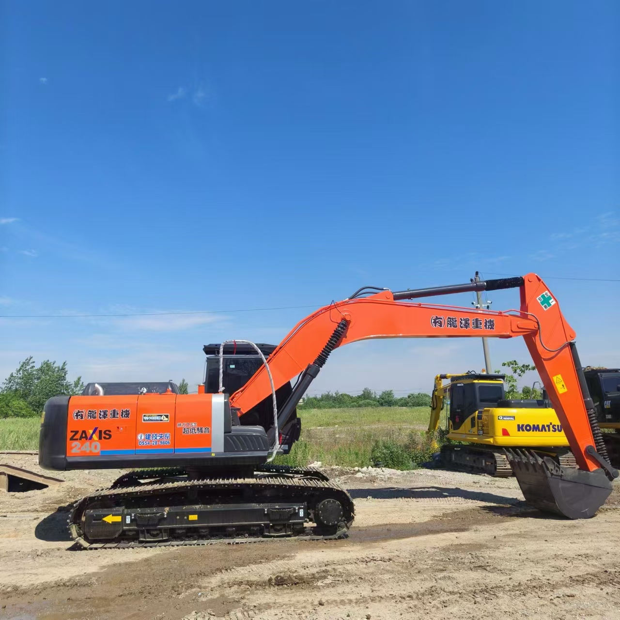 HITACHI ZX240 - حفارات زحافة: صور 2 HITACHI ZX240 - حفارات زحافة: صور 2