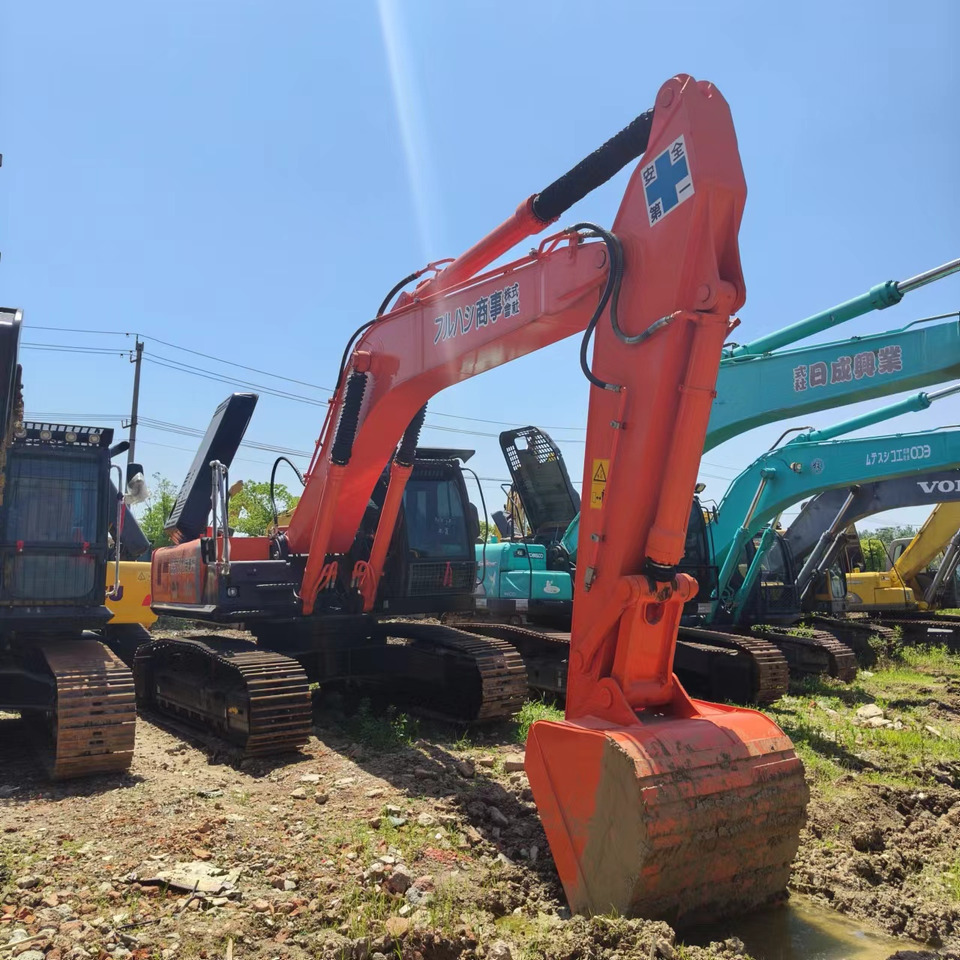 HITACHI ZX350 - حفارات زحافة: صور 1 HITACHI ZX350 - حفارات زحافة: صور 1