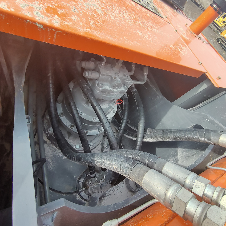 HITACHI ZX350 - حفارات زحافة: صور 5 HITACHI ZX350 - حفارات زحافة: صور 5